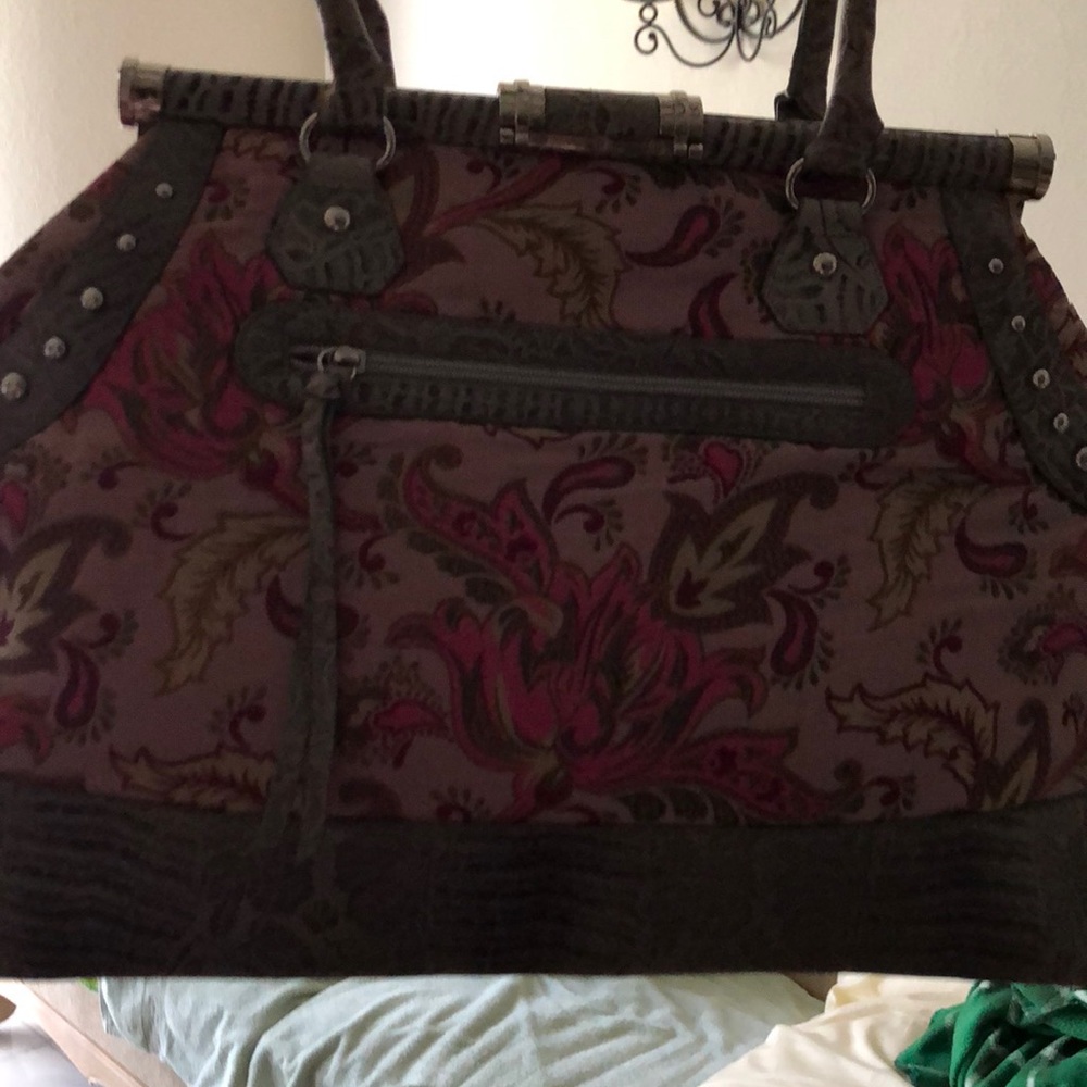 Handbags - Picture 3 of 4